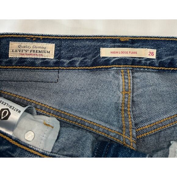 Levis women's High Loose Flare with Distress Premium Denim Size 26 - Picture 2 of 3